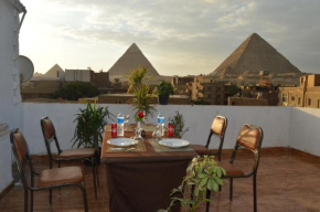 Cozy Studios Pyramids View